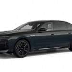 Dunkelgraue BMW Limousine von der Seite, auf weißem Hintergrund.