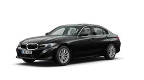 Schwarze BMW-Limousine, seitlich fotografiert, auf weißem Hintergrund.