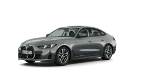 Silbernes BMW Gran Coupé, seitlich fotografiert, auf weißem Hintergrund.