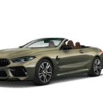 BMW 8er Cabrio in Olivgrün, schräg von vorne, auf transparentem Hintergrund.