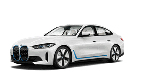 Weiße BMW Limousine, seitliche Ansicht, mit blauen Akzenten, auf grauem Hintergrund.